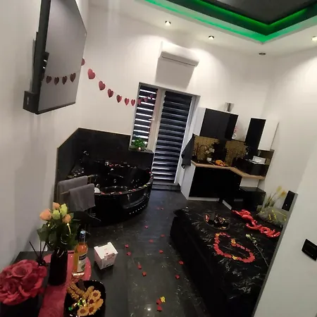 Apartamento Czarny Z Jacuzzi *
