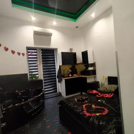 Czarny Z Jacuzzi * Bydgoszcz