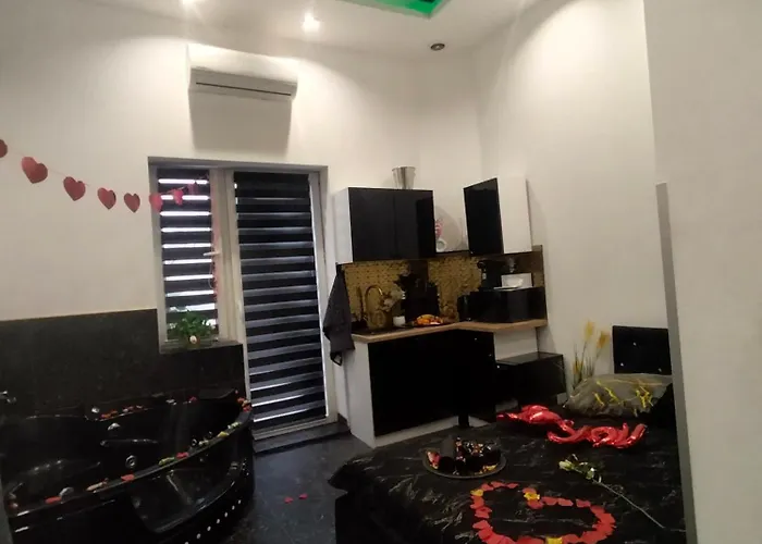 Czarny Z Jacuzzi * Bydgoszcz